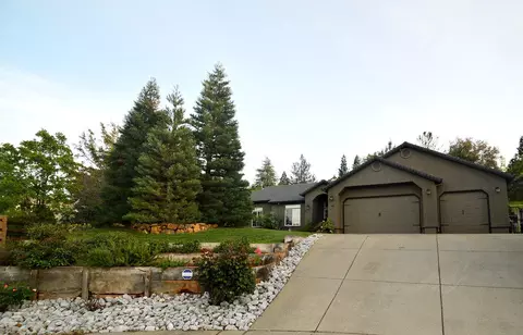 3610 Fairoaks Ct, Redding, CA 96001 photo 1