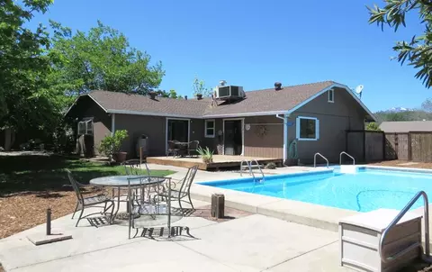 1899 Kildare Dr, Redding, CA 96001 photo 2