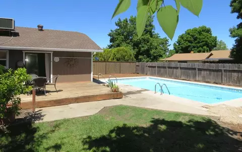 1899 Kildare Dr, Redding, CA 96001 photo 3