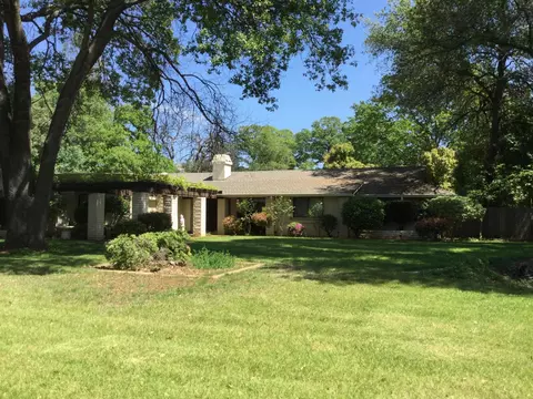 4935 Saratoga Dr, Redding, CA 96002 photo 2