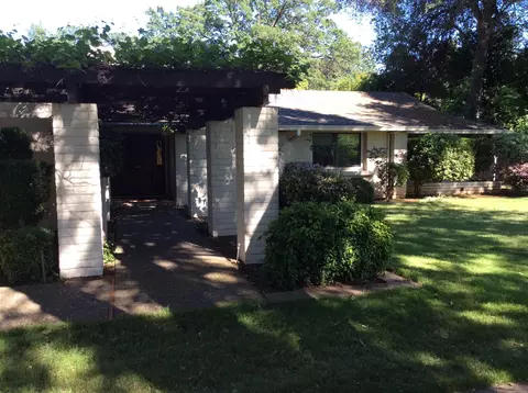 4935 Saratoga Dr, Redding, CA 96002 photo 3