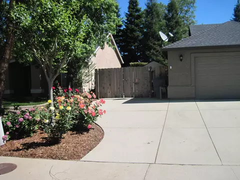 3140 Copper Creek Dr, Redding, CA 96002 photo 2
