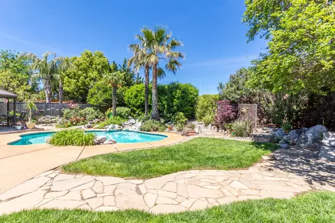 2150 Sageway Dr, Redding, CA 96003 photo 2