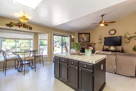 2150 Sageway Dr, Redding, CA 96003 photo 10