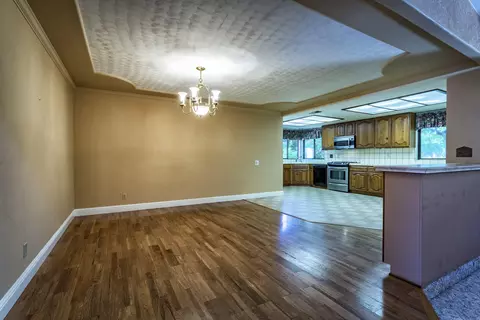 7027 Tucker Ln, Redding, CA 96002 photo 7