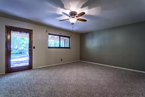 7027 Tucker Ln, Redding, CA 96002 photo 12