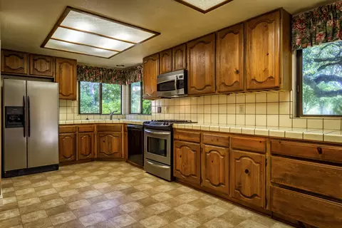 7027 Tucker Ln, Redding, CA 96002 photo 4