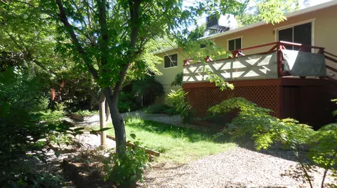 2688 Rosebud Ln, Redding, CA 96002 photo 2