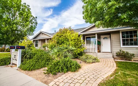 715 St Marks St, Redding, CA 96003 photo 14