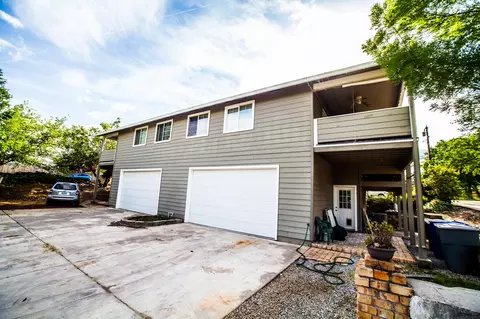 715 St Marks St, Redding, CA 96003 photo 2