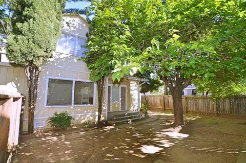 1027 Parkview Ave, Redding, CA 96001 photo 1