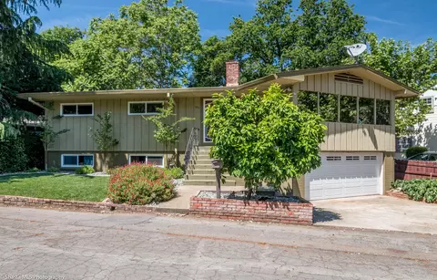 1430 Sonoma St, Redding, CA 96001 photo 1