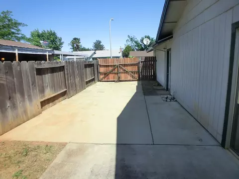 2403 Capella St, Redding, CA 96002 photo 12