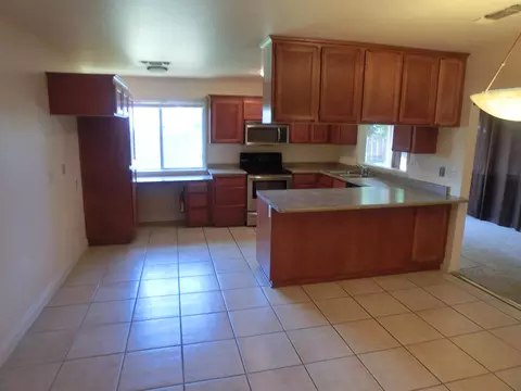 2403 Capella St, Redding, CA 96002 photo 3