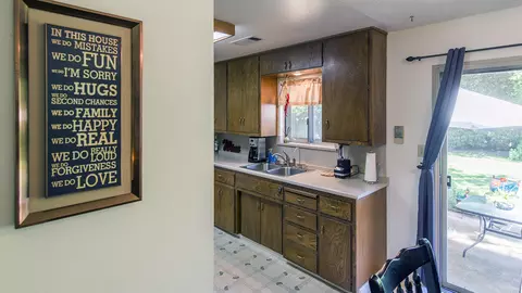 2834 N Bonnyview Rd, Redding, CA 96001 photo 8