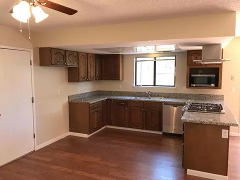 1864 Shasta Pnes, Redding, CA 96002 photo 3