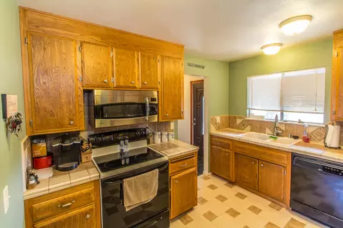 3401 Summit Dr, Redding, CA 96001 photo 7