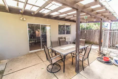 3401 Summit Dr, Redding, CA 96001 photo 3