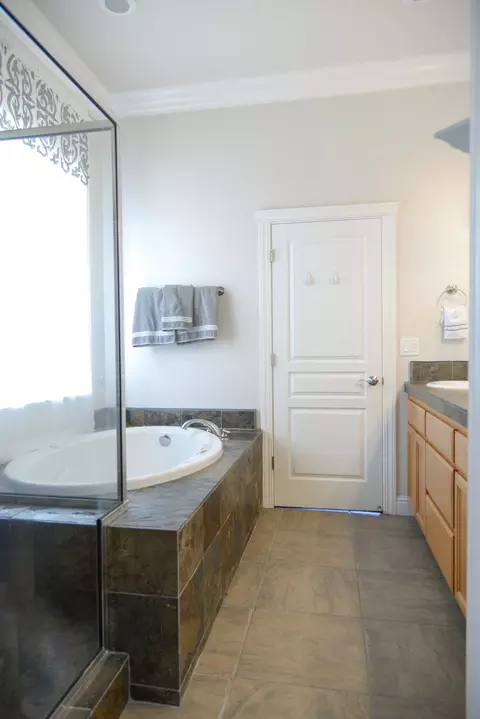 4661 Nantucket Dr, Redding, CA 96001 photo 13