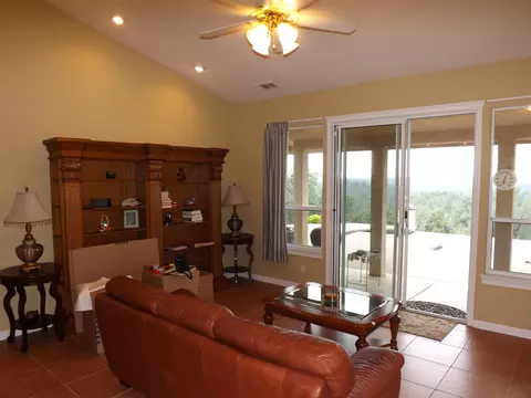 15725 Sol Semete Trl, Redding, CA 96001 photo 12
