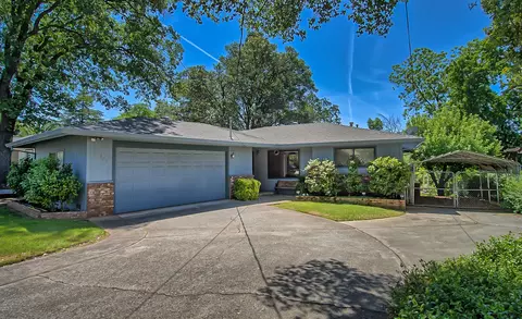 1873 Manchester Dr, Redding, CA 96002 photo 1