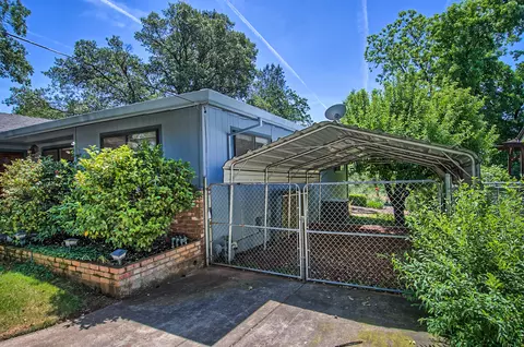 1873 Manchester Dr, Redding, CA 96002 photo 3