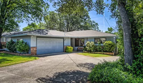 1873 Manchester Dr, Redding, CA 96002 photo 2