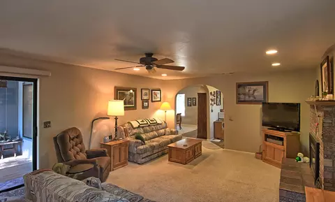 1873 Manchester Dr, Redding, CA 96002 photo 11
