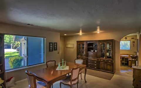 1873 Manchester Dr, Redding, CA 96002 photo 5