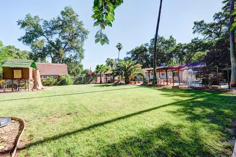 5881 Fagan Dr, Redding, CA 96001 photo 4
