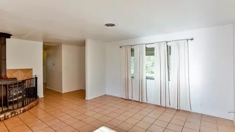 5213 Dino Dr, Anderson, CA 96007 photo 9