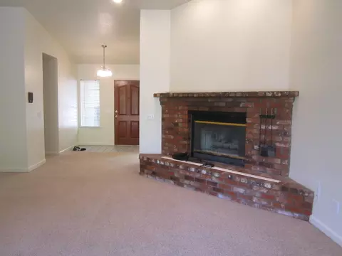 3557 Somerset Ave, Redding, CA 96002 photo 2