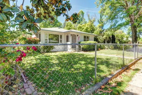1654 Verda St, Redding, CA 96001 photo 8