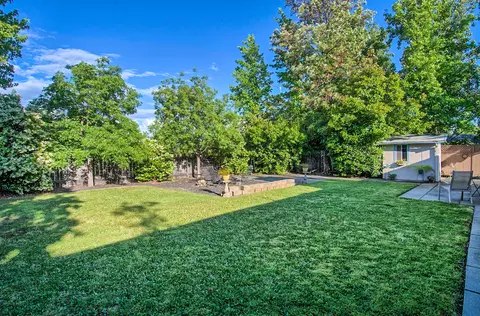 537 Armando, Redding, CA 96003 photo 21