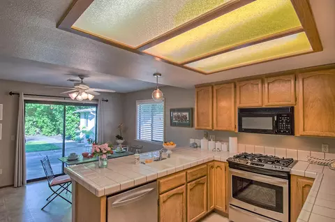 537 Armando, Redding, CA 96003 photo 8