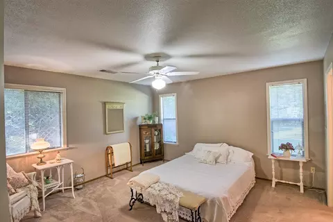 537 Armando, Redding, CA 96003 photo 11