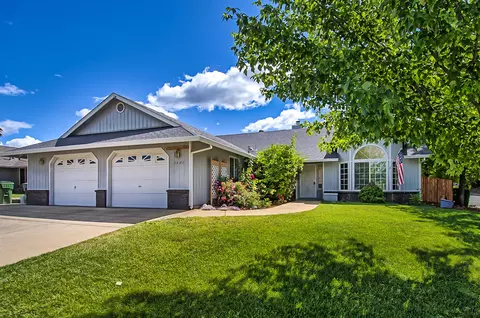 1481 Lavender Way, Redding, CA 96003 photo 3