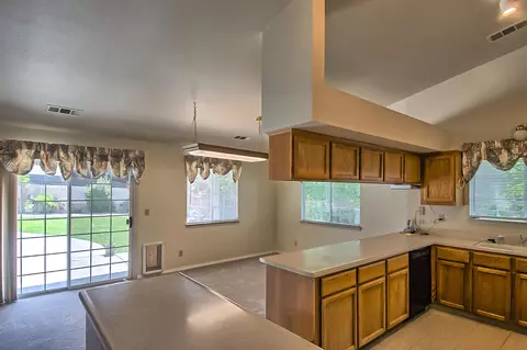 1481 Lavender Way, Redding, CA 96003 photo 11