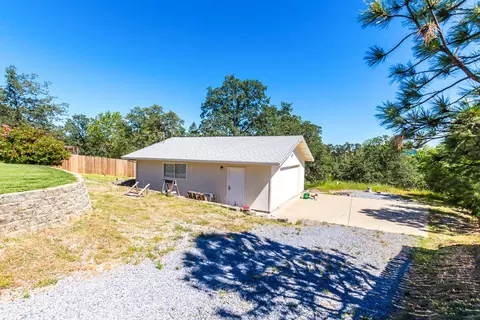 5384 Stonethrow Ct, Redding, CA 96003 photo 2