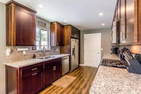 5384 Stonethrow Ct, Redding, CA 96003 photo 9