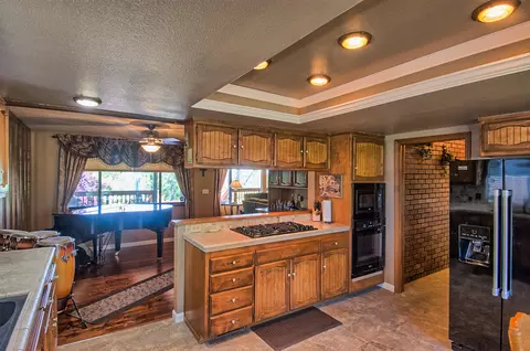7037 Jonella Way, Redding, CA 96003 photo 11