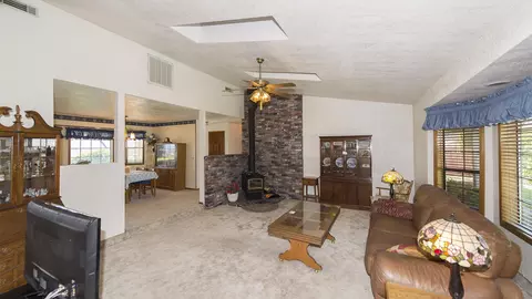 787 Collyer Dr, Redding, CA 96003 photo 6