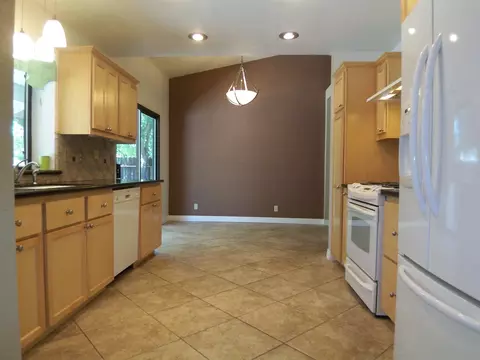 2890 Donner Ct, Redding, CA 96001 photo 11