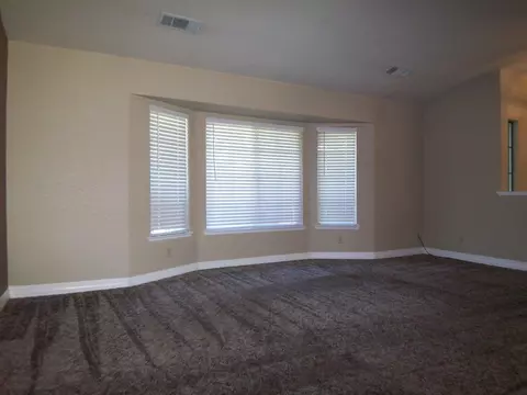 2890 Donner Ct, Redding, CA 96001 photo 4