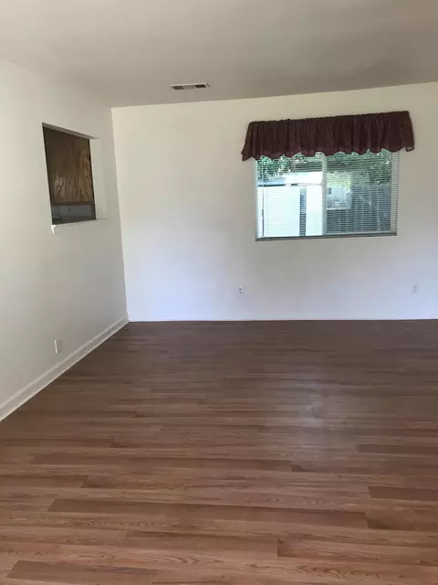390 Beagle Ln, Redding, CA 96002 photo 2