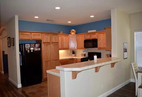 321 James Ave, Red Bluff, CA 96080 photo 2