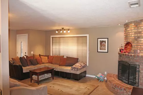 3307 Alexander Dr, Redding, CA 96002 photo 7