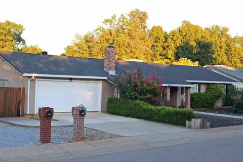 3307 Alexander Dr, Redding, CA 96002 photo 2