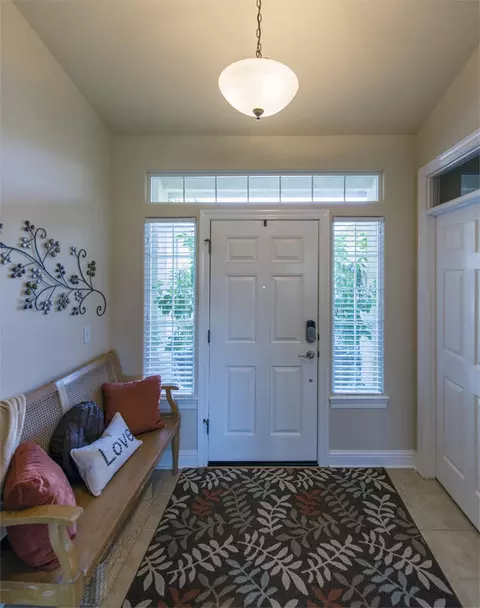 664 Casa Buena St, Redding, CA 96003 photo 9