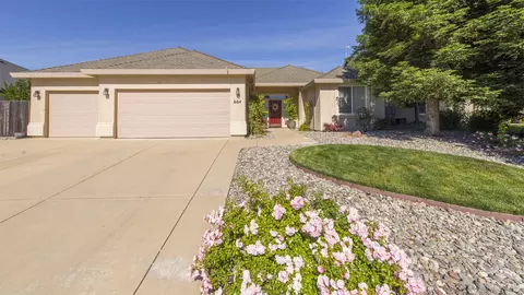 664 Casa Buena St, Redding, CA 96003 photo 1